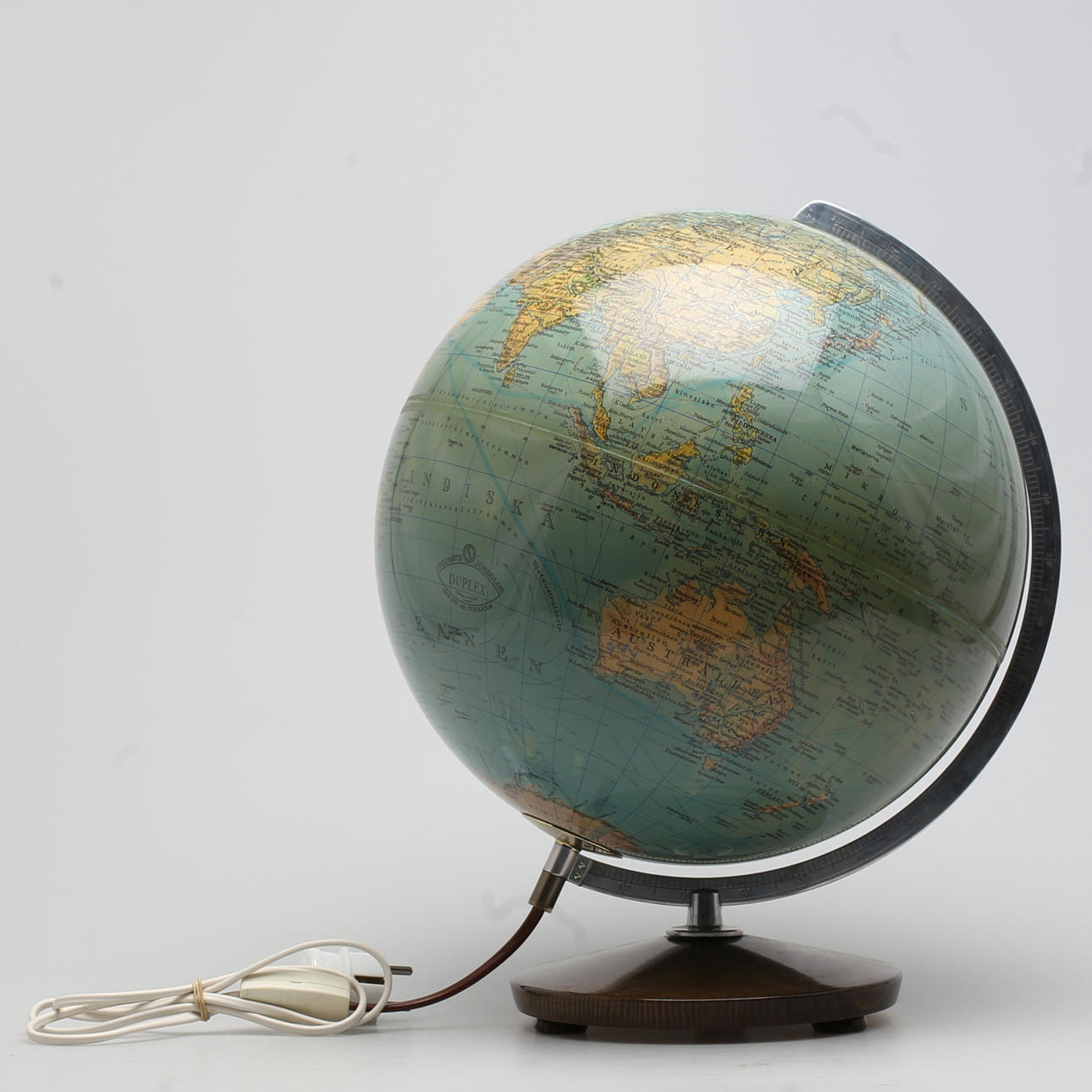 JORDGLOB MED BELYSNING, 1960-tal.