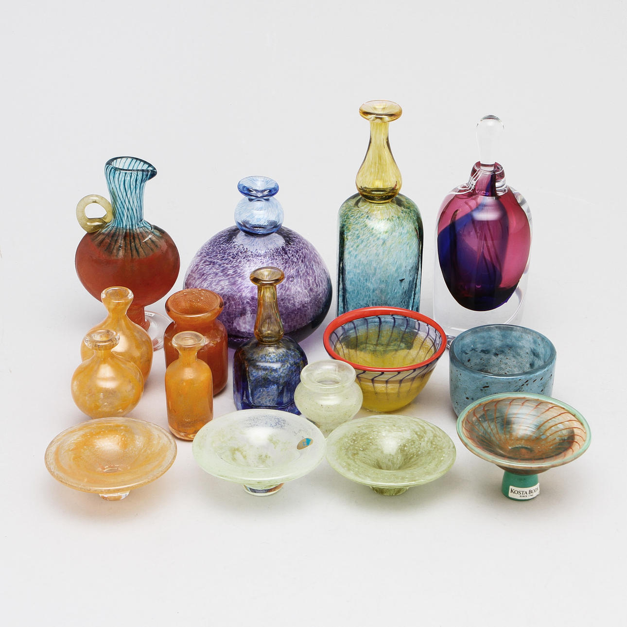 MINIATYRER, 13 st, glas, bland annat Kosta boda och Ekenäs.