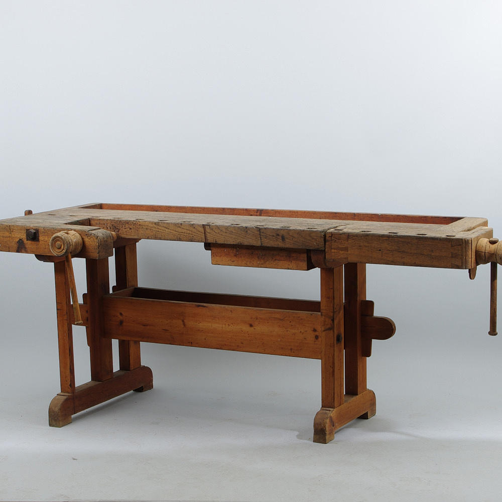 SNICKARBÄNK, trä, 1900-tal.