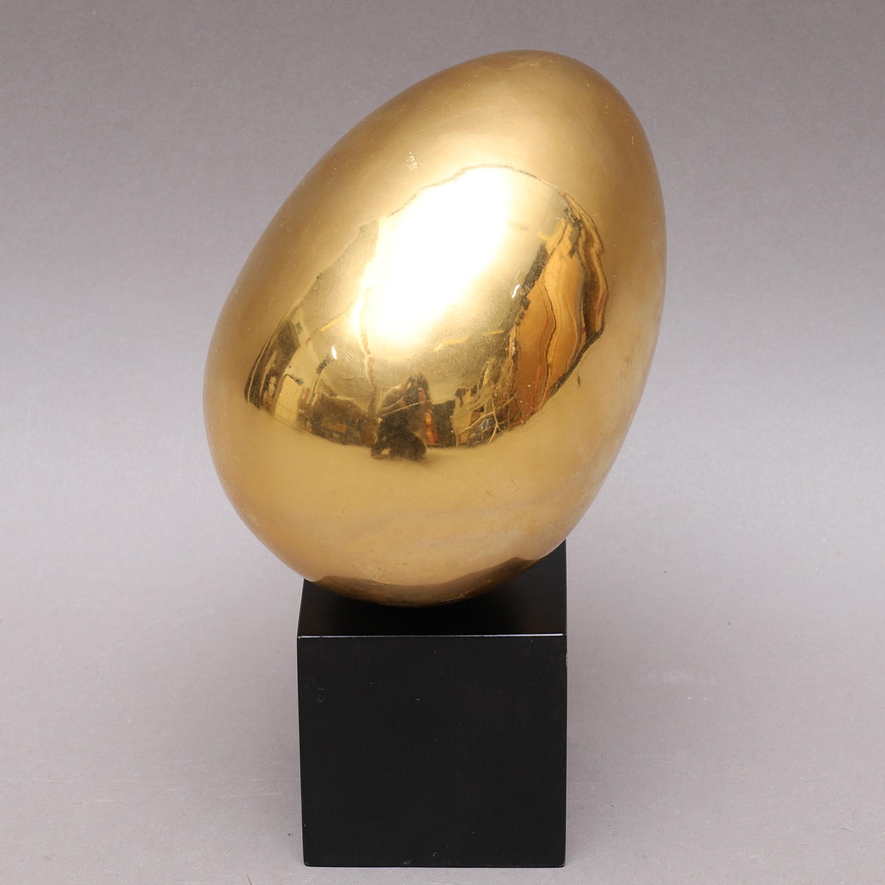 SKULPTUR, ägg, mässing, Scandia present.