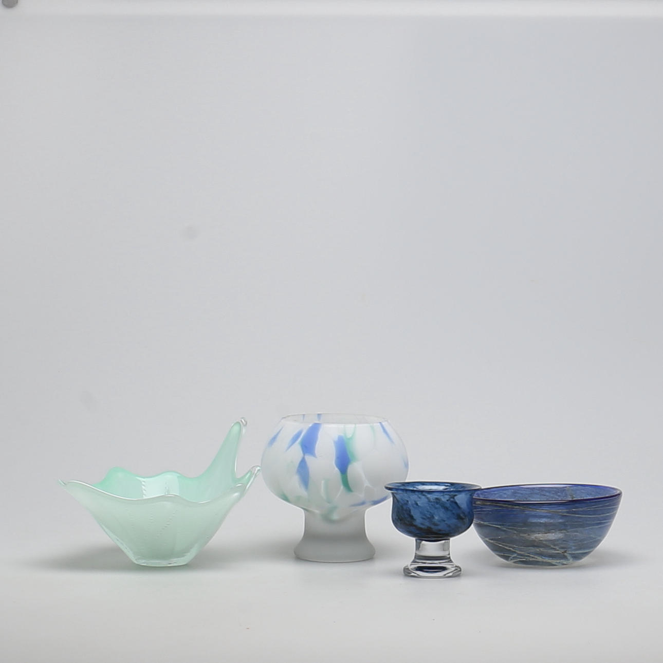 KONSTGLAS, 4 st varav 1 st Boda.