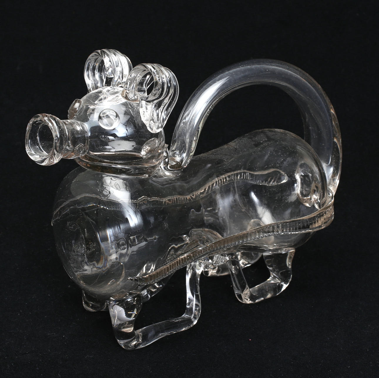 FYLLEHUND, Glas 18/1900-tal.