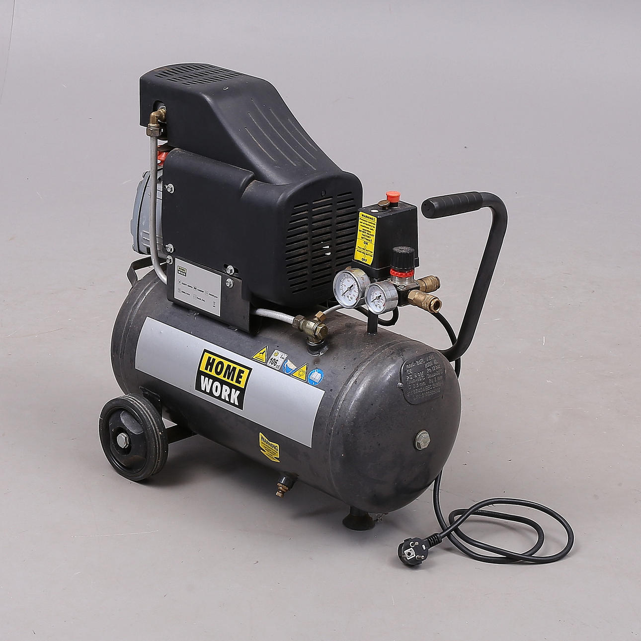 KOMPRESSOR, Hjemmearbejde.