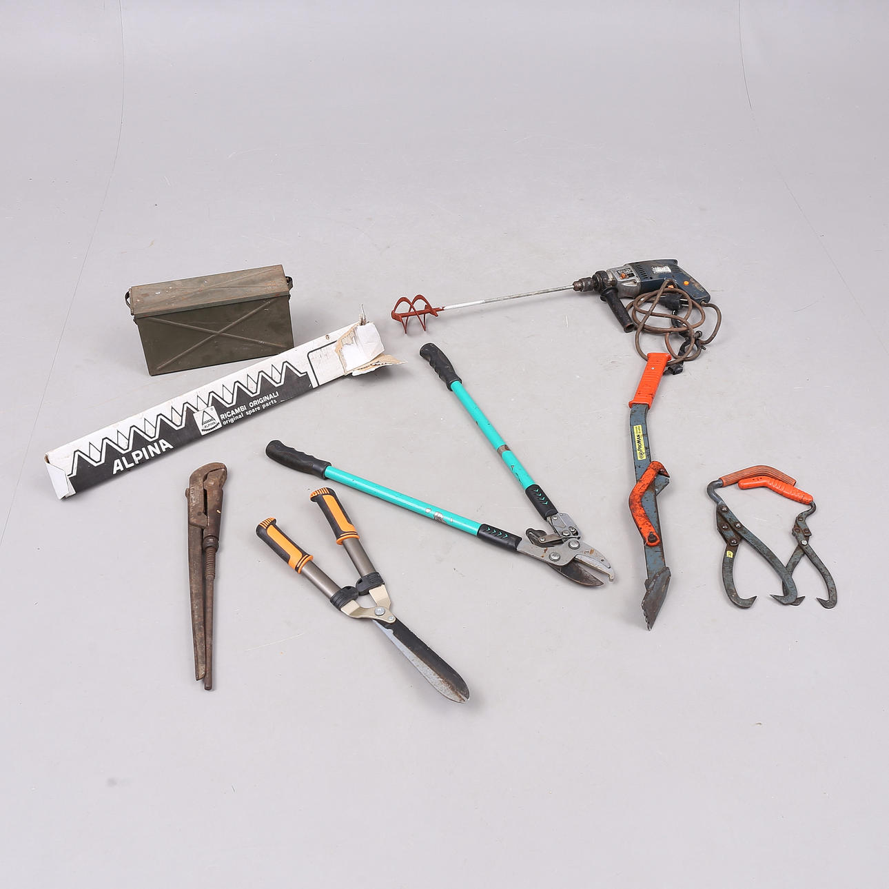 METSÄTYÖKALUT, PUUTARASAKSET jne.