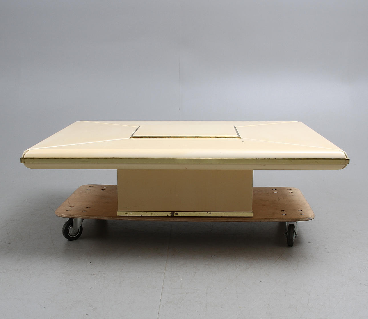 SOFFBORD med bar, möjligen Willy Rizzo, Italien, 1970/80-tal.