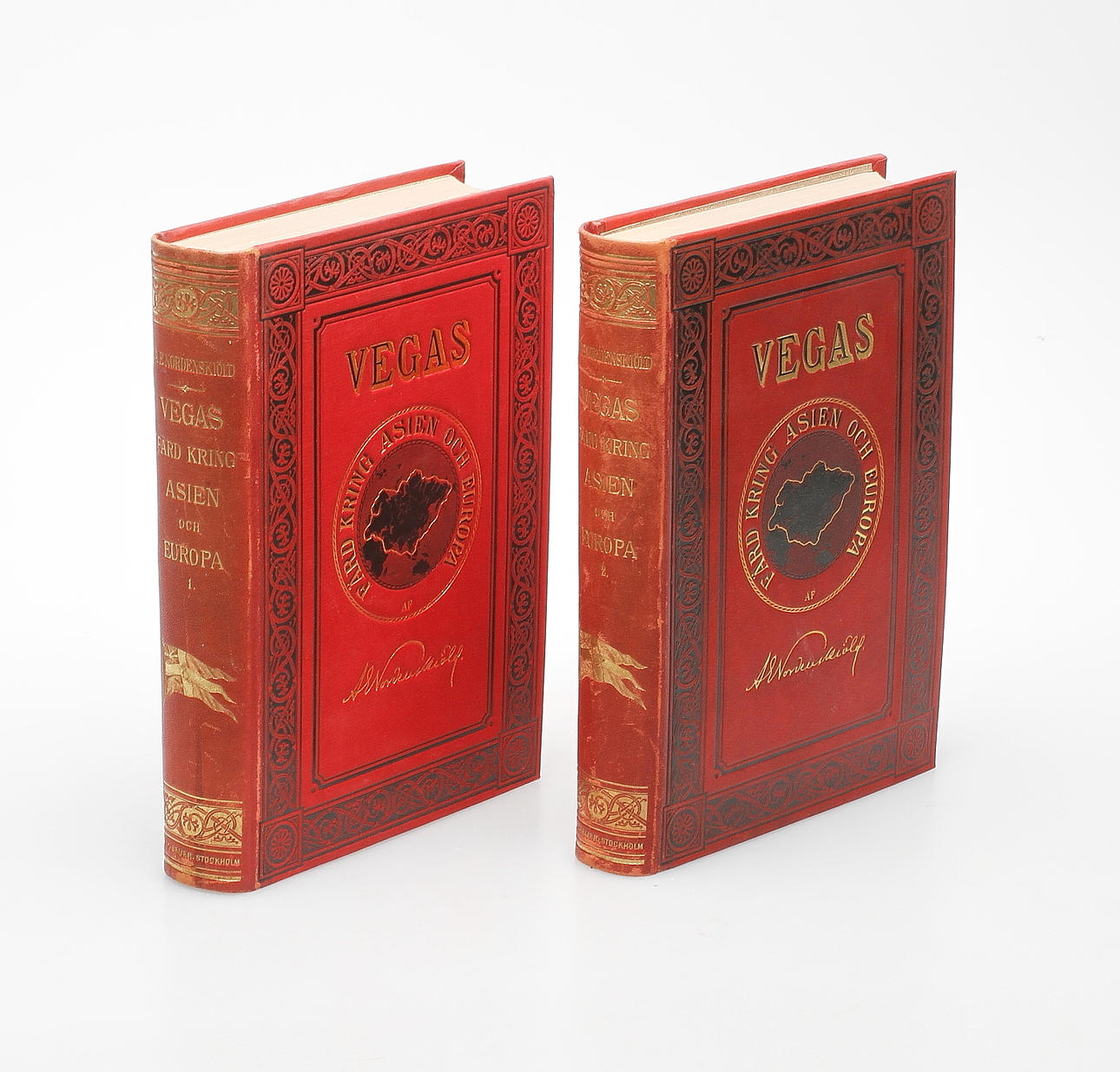BÖCKER, 2 volymer, "Vegas färd kring Asien och Europa", A.E. Nordenskiöld, Stockholm 1880-1881.