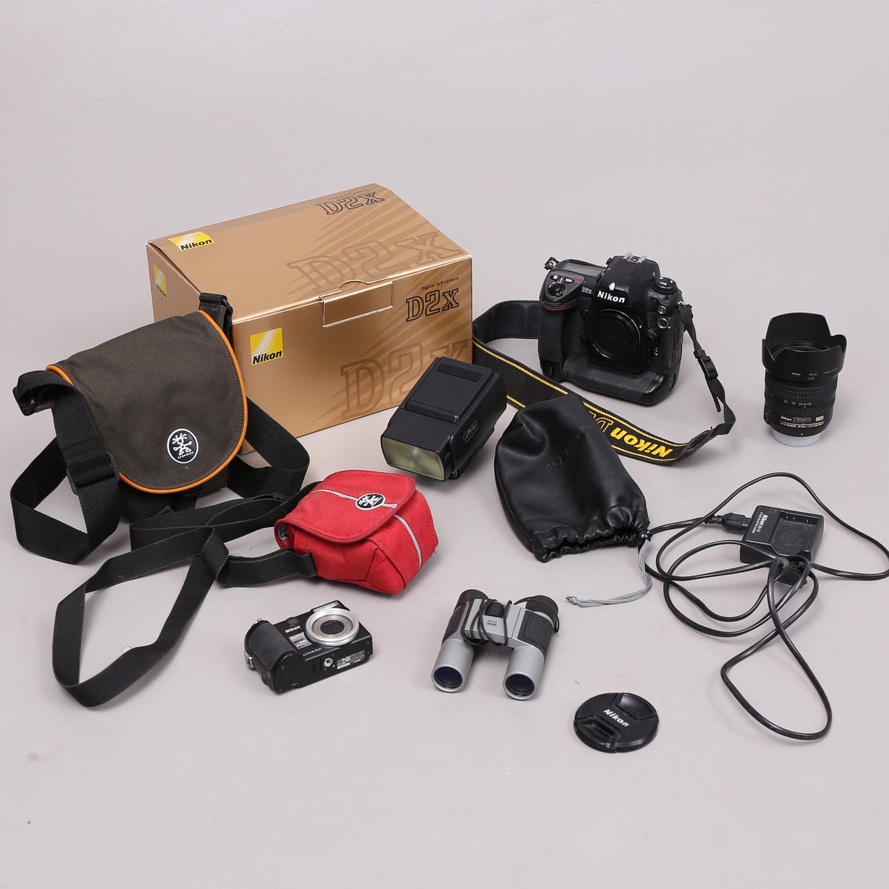 CAMARAS DIGITALES, BINOCULARES, 5 partes, Nikon D2x etc.