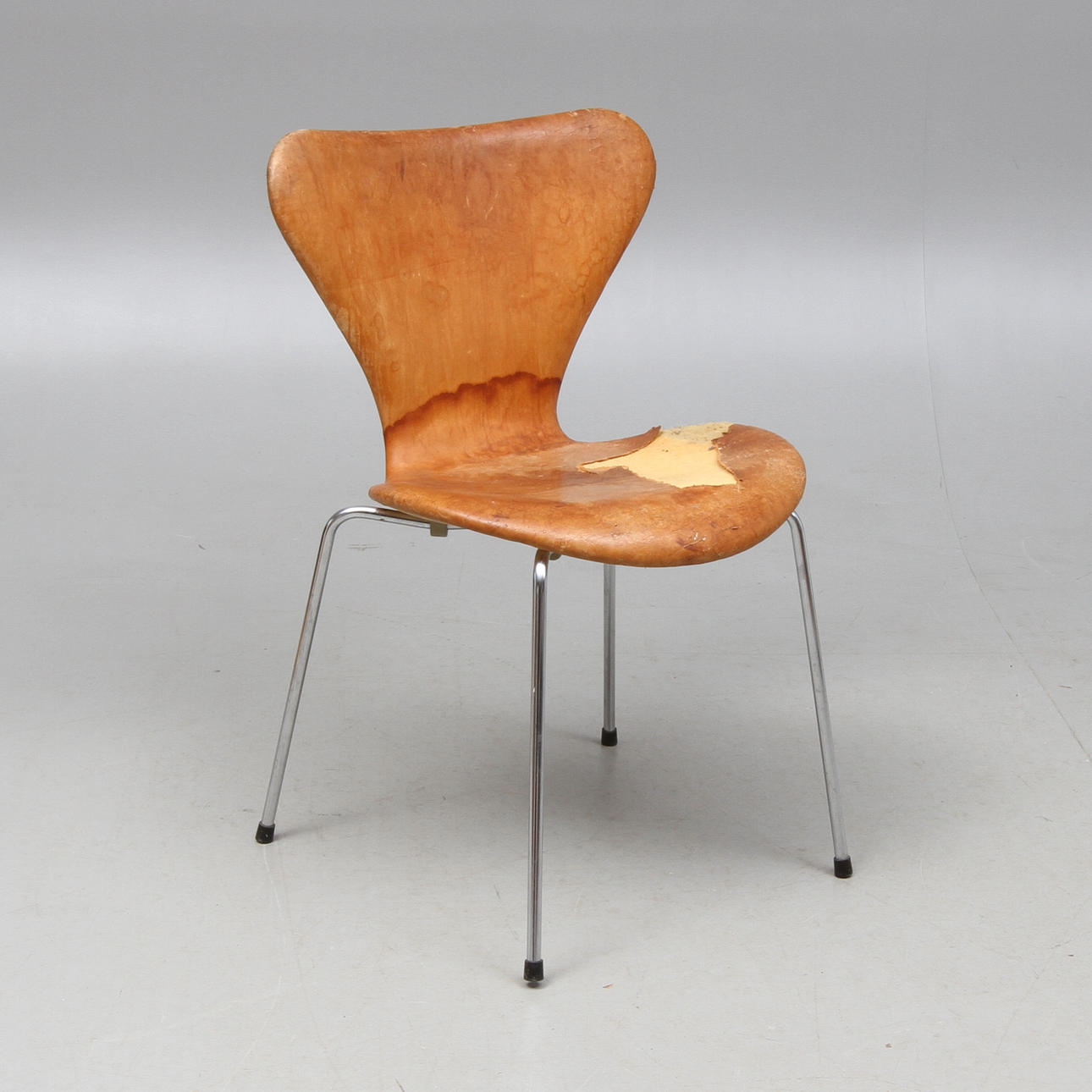 STOL, "Sjuan" Arne Jacobsen, Fritz Hansen, etikettmärkt.
