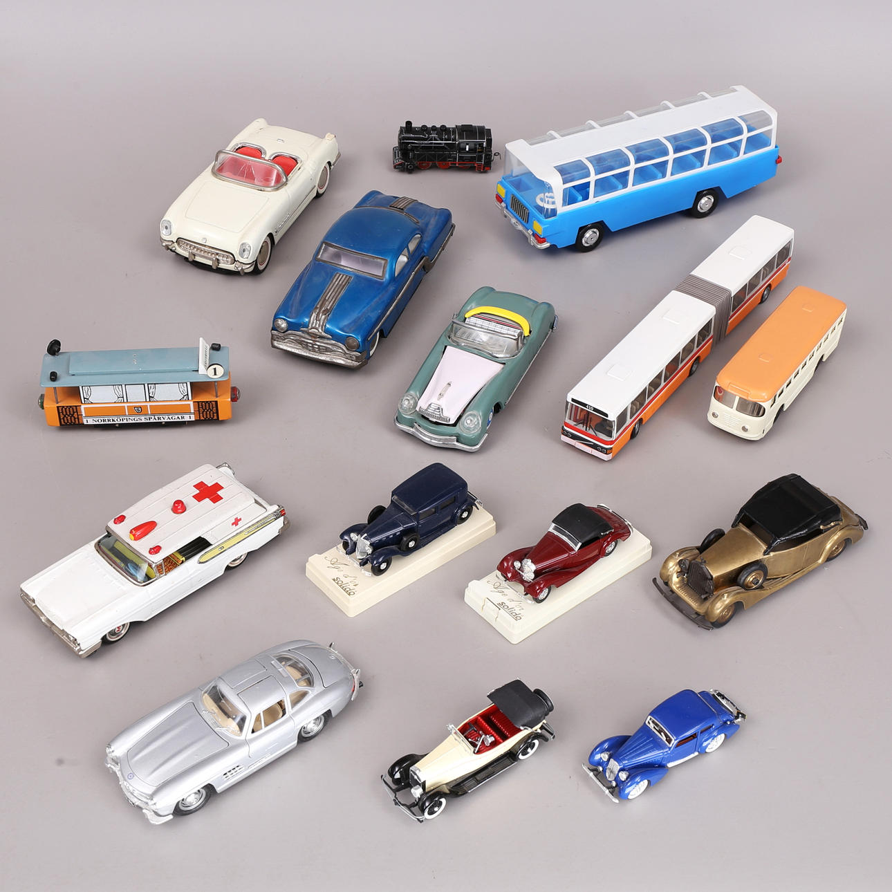 BILER, BUSSER, TOG, 15 stk, blik, plast, træ.