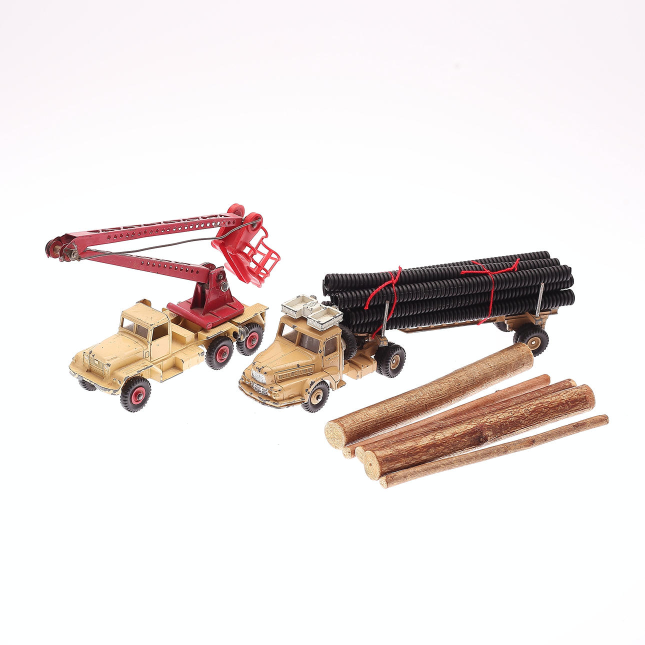 Tømmerlastbil, KRANLASTBIL, 2 dele, Dinky Toys.