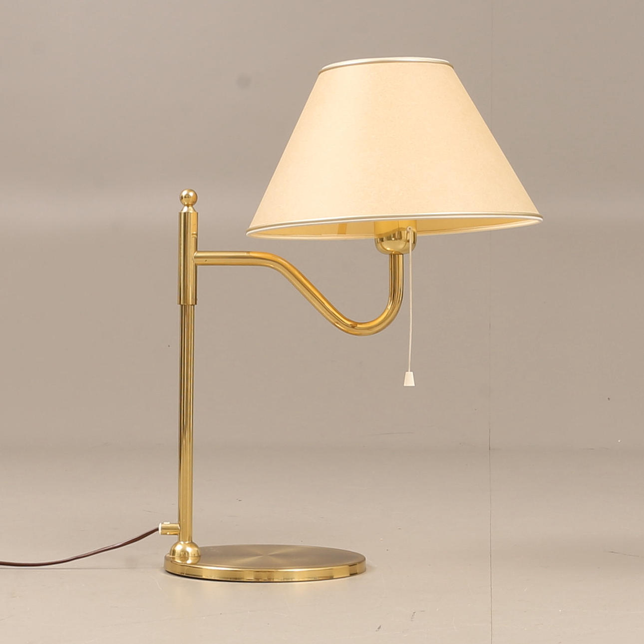 BORDSLAMPA, mässing, Nya ÖIA.