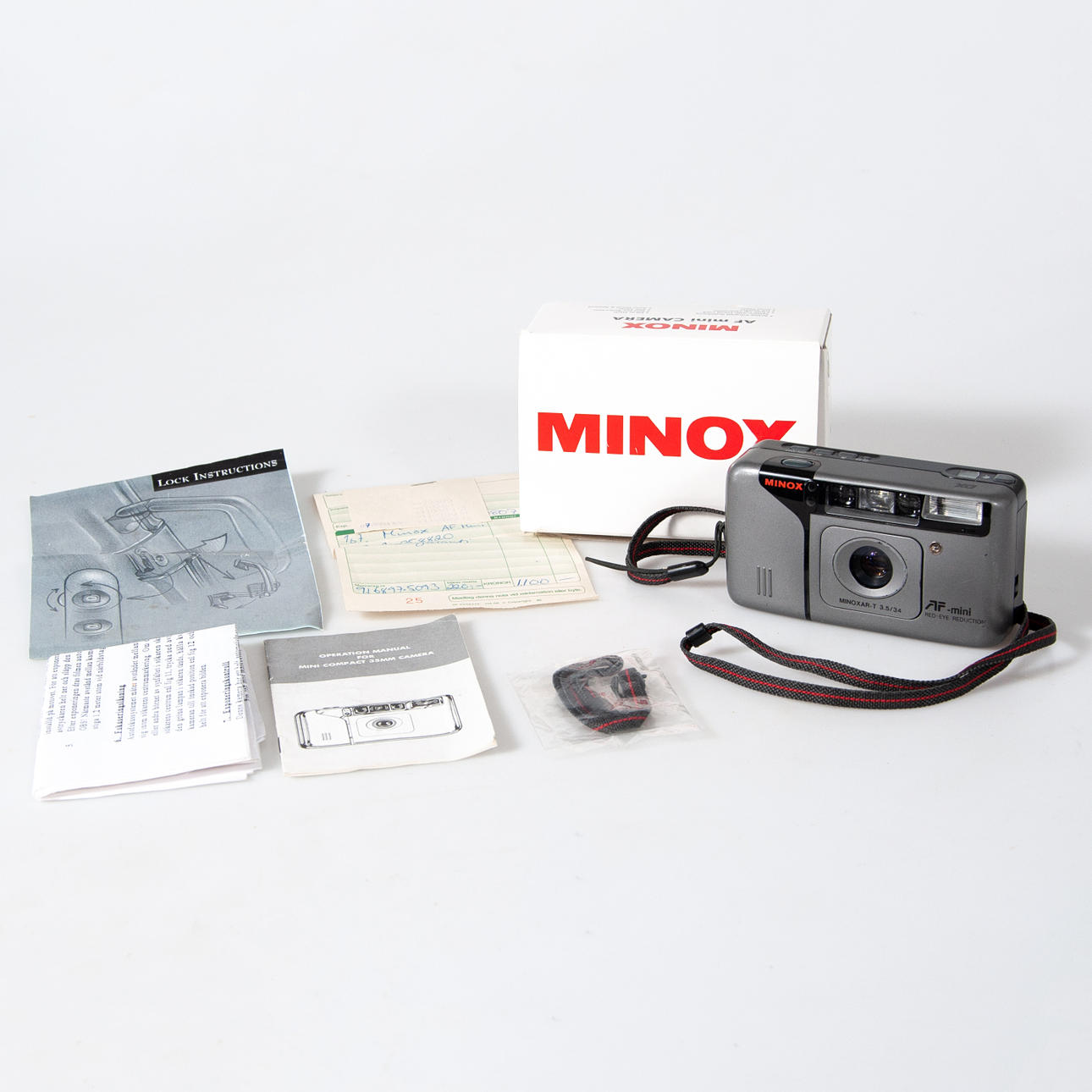 KOMPAKTKAMERA. Minox AF mini. Für 35mm, in Originalverpackung.