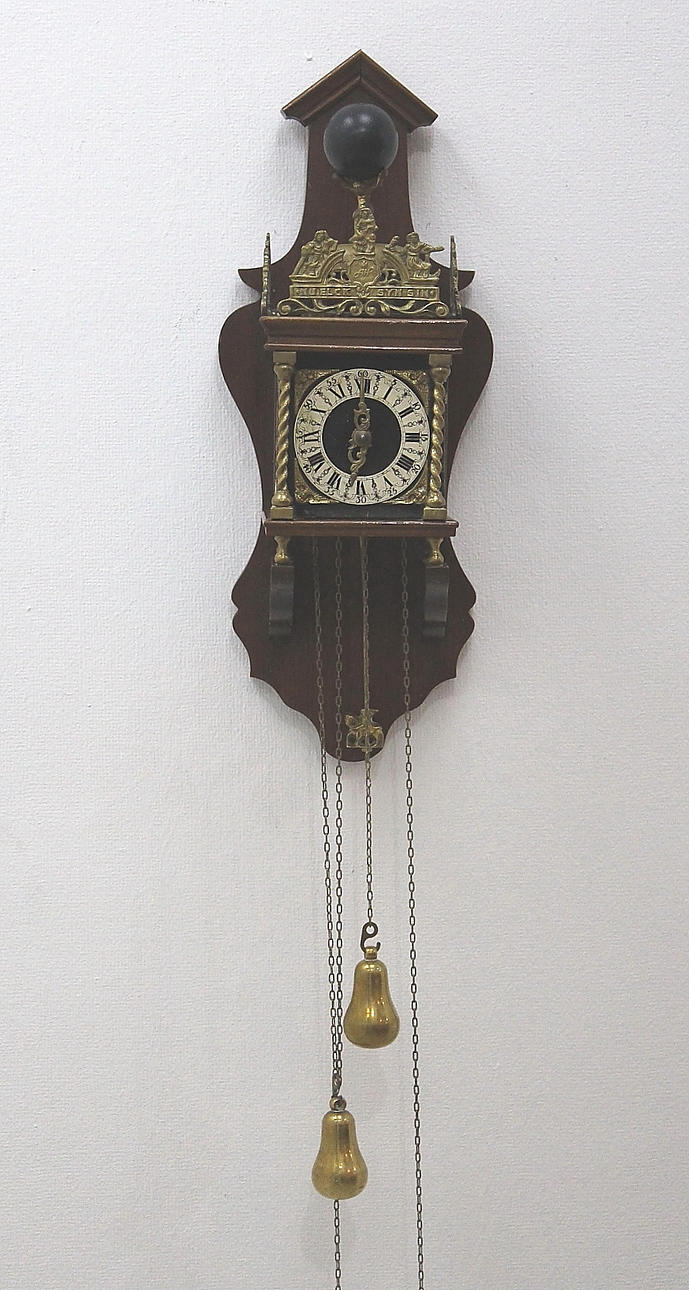 VÄGGKLOCKA pendelregulator 1900-talets mitt.