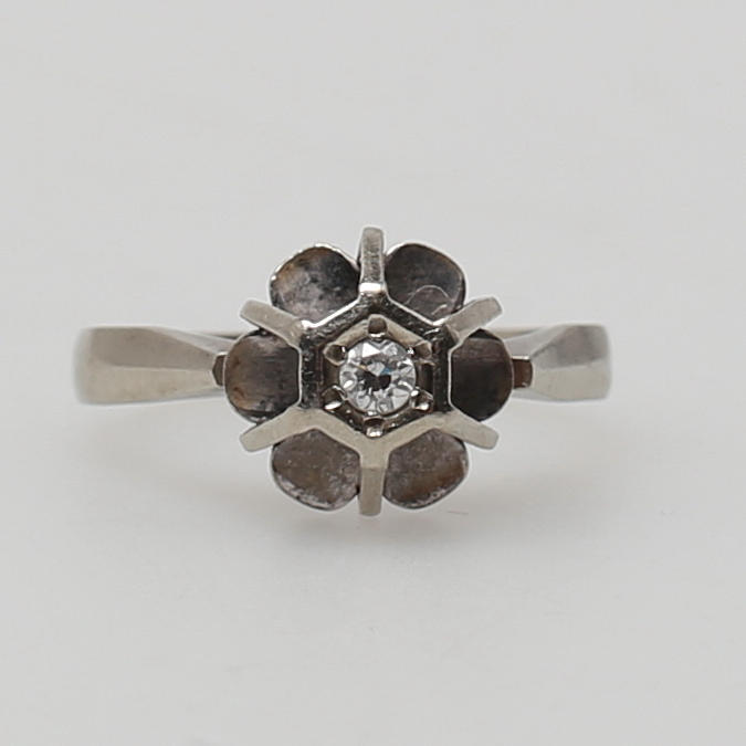 RING i vitguld 14K med 0,05 carat moissanite sten.