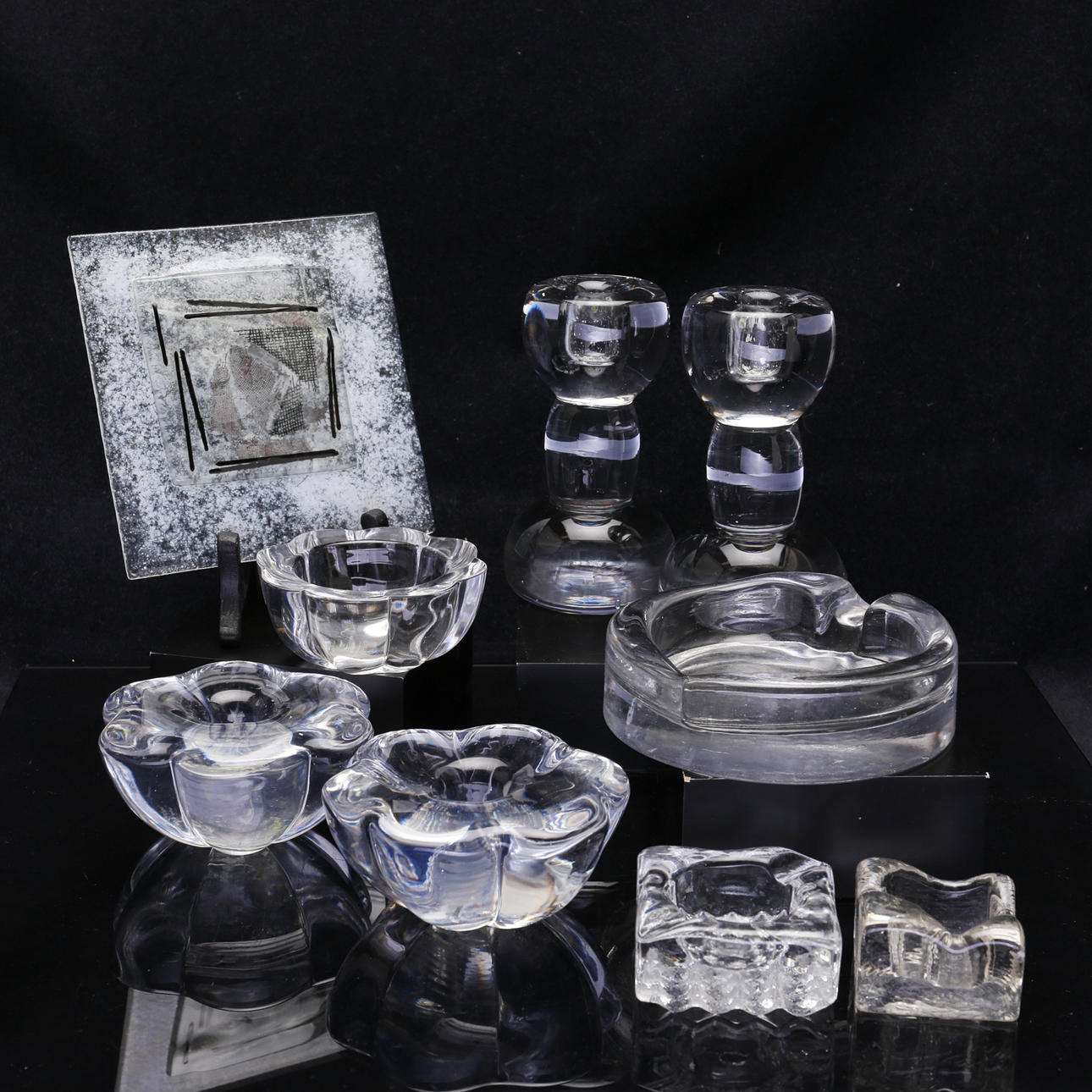 VIDRIO TRANSPARENTE, 9 piezas, incluidos candelabros.