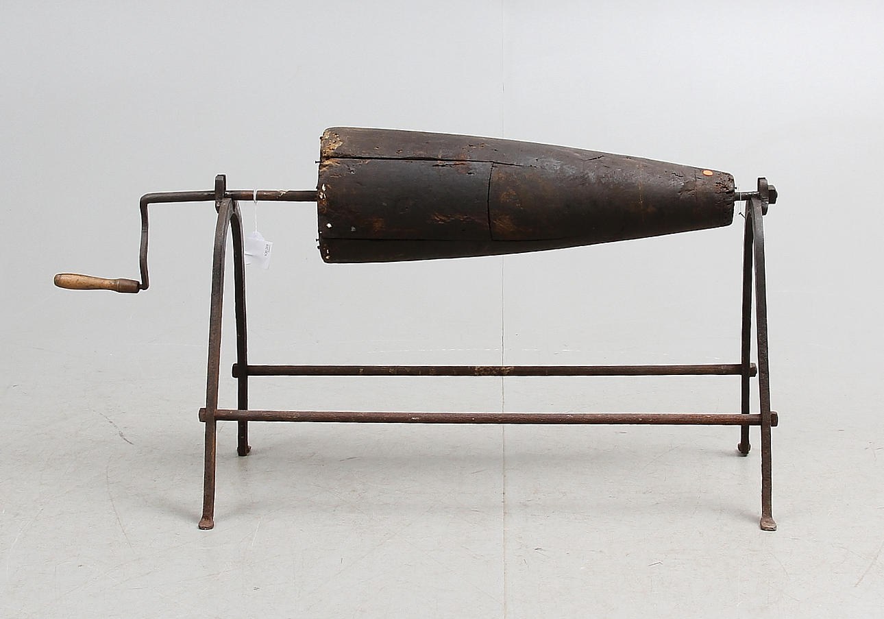 SPETTEKAKSSNURRA, metall och träd, 1800/1900-tal.