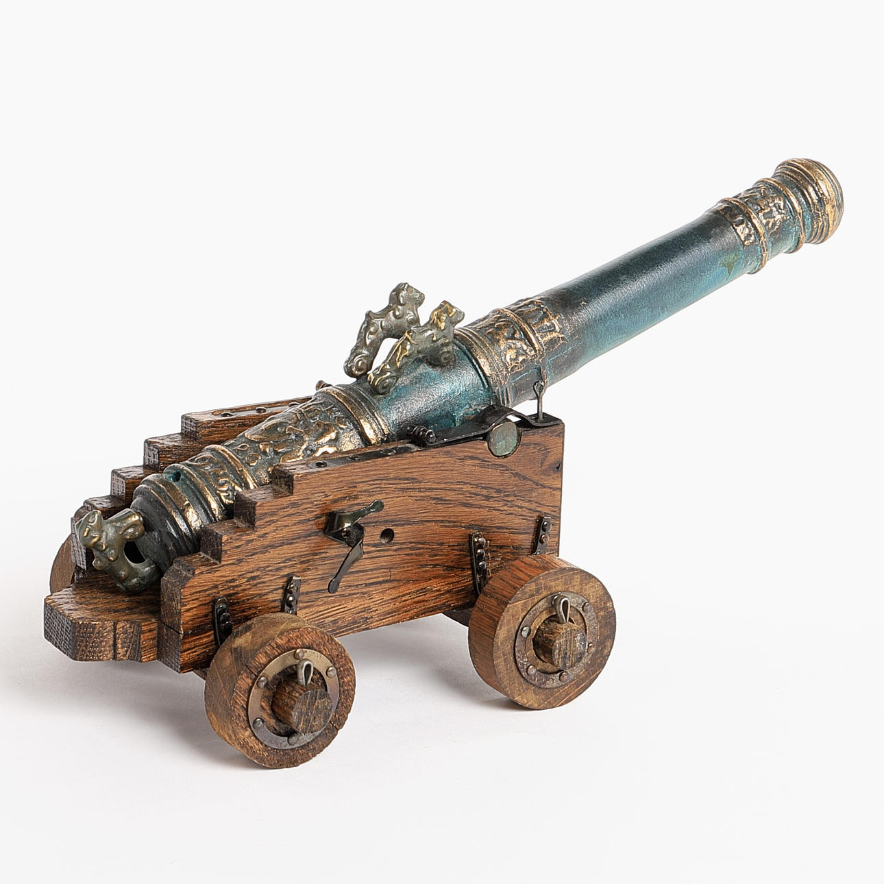 SALUT KANON, 20. århundrede.