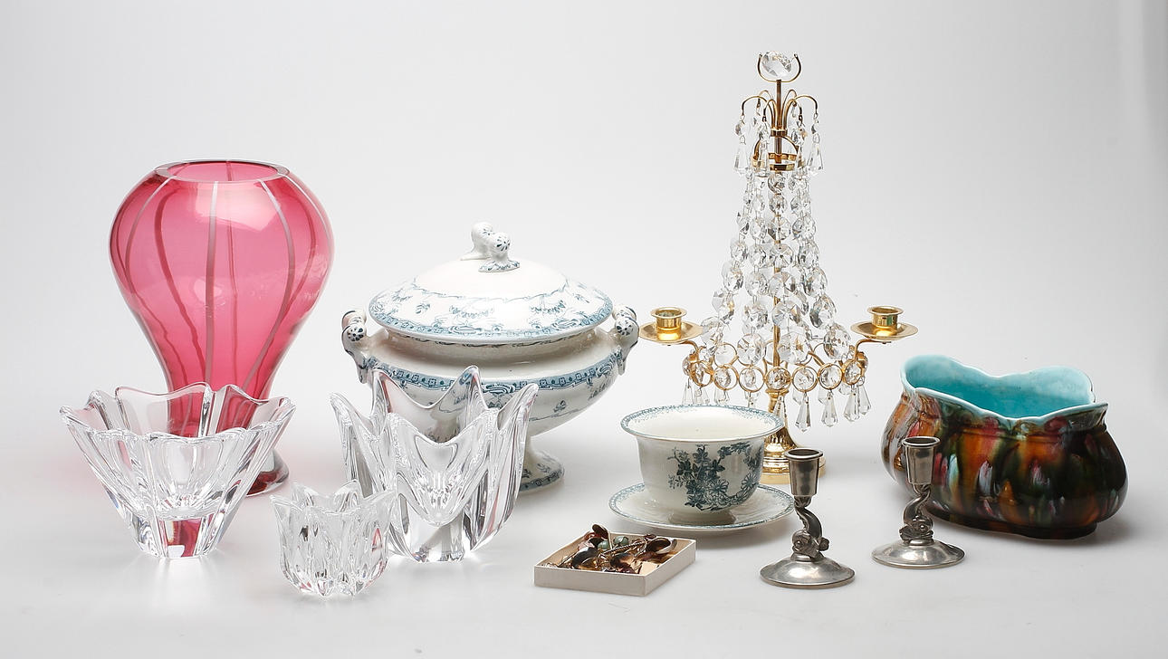 PARTI GLAS OCH PORSLIN, 11 delar, 1900-tal.