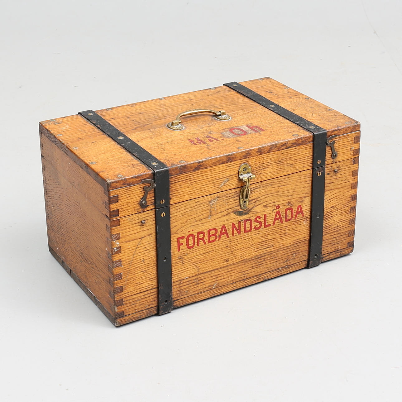 FÖRBANDSLÅDA, 1900-talets första hälft/mitt.