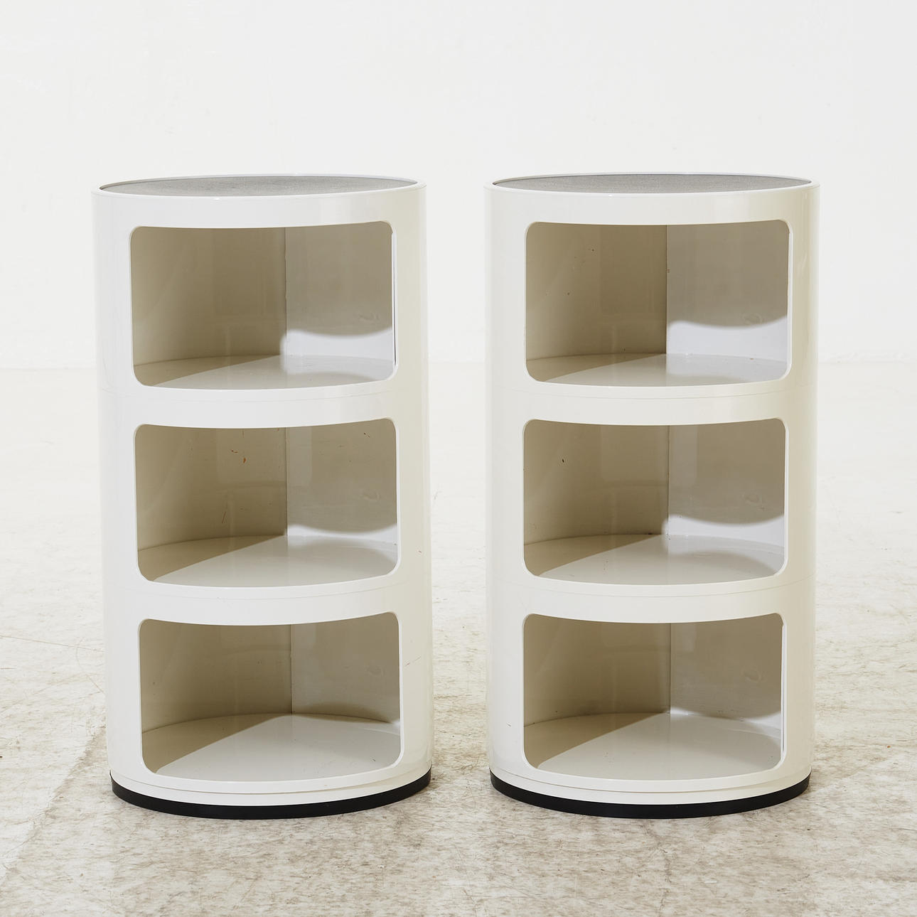 ANNA CASTELLI FERRIERI Bedside table / Modular cabinet, a pair, contemporary, model "Componibili 3".