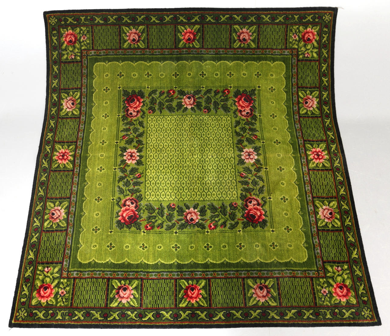 SHAGG/VÄGGBONAD, 1800-tal. storlek 147 X 137 cm.