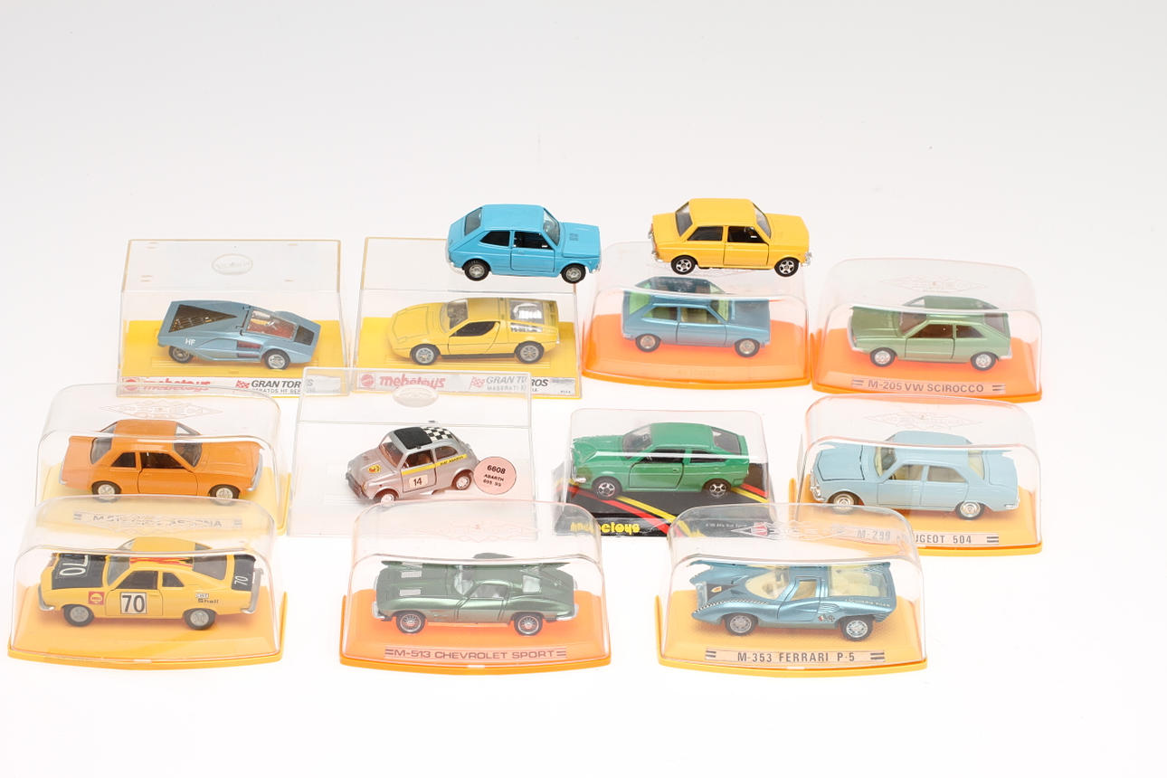 MODELLBILAR mestadels PILEN och MEBETOYS, 13 stycken delvis i originalkartonger.