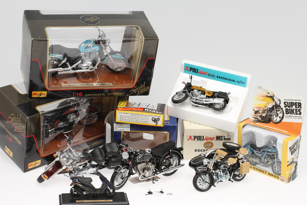 MC 7 stycken bland annat Maisto och Politoys, delvis i originalkartonger.