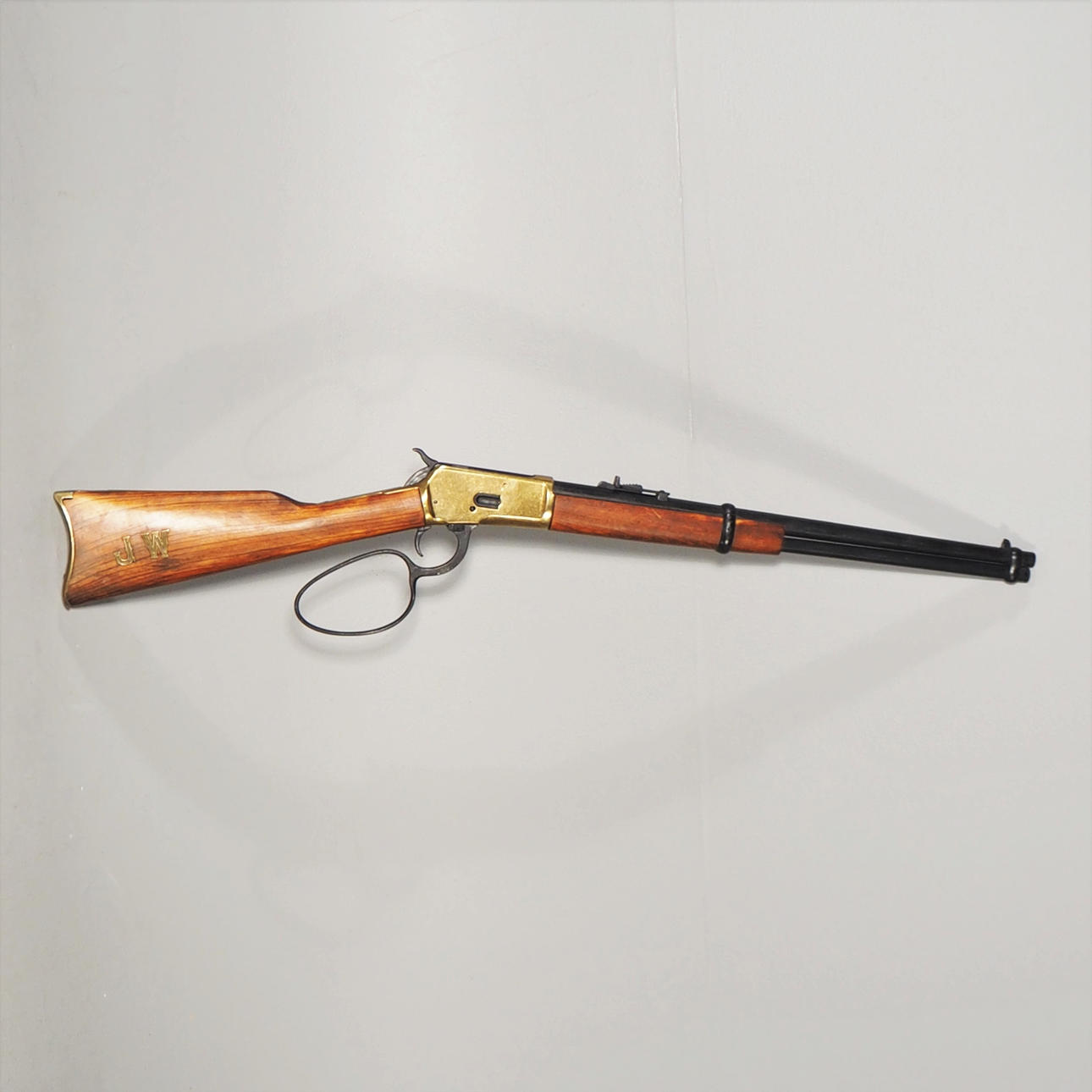 RIFLE, réplica Winchester 44-40.