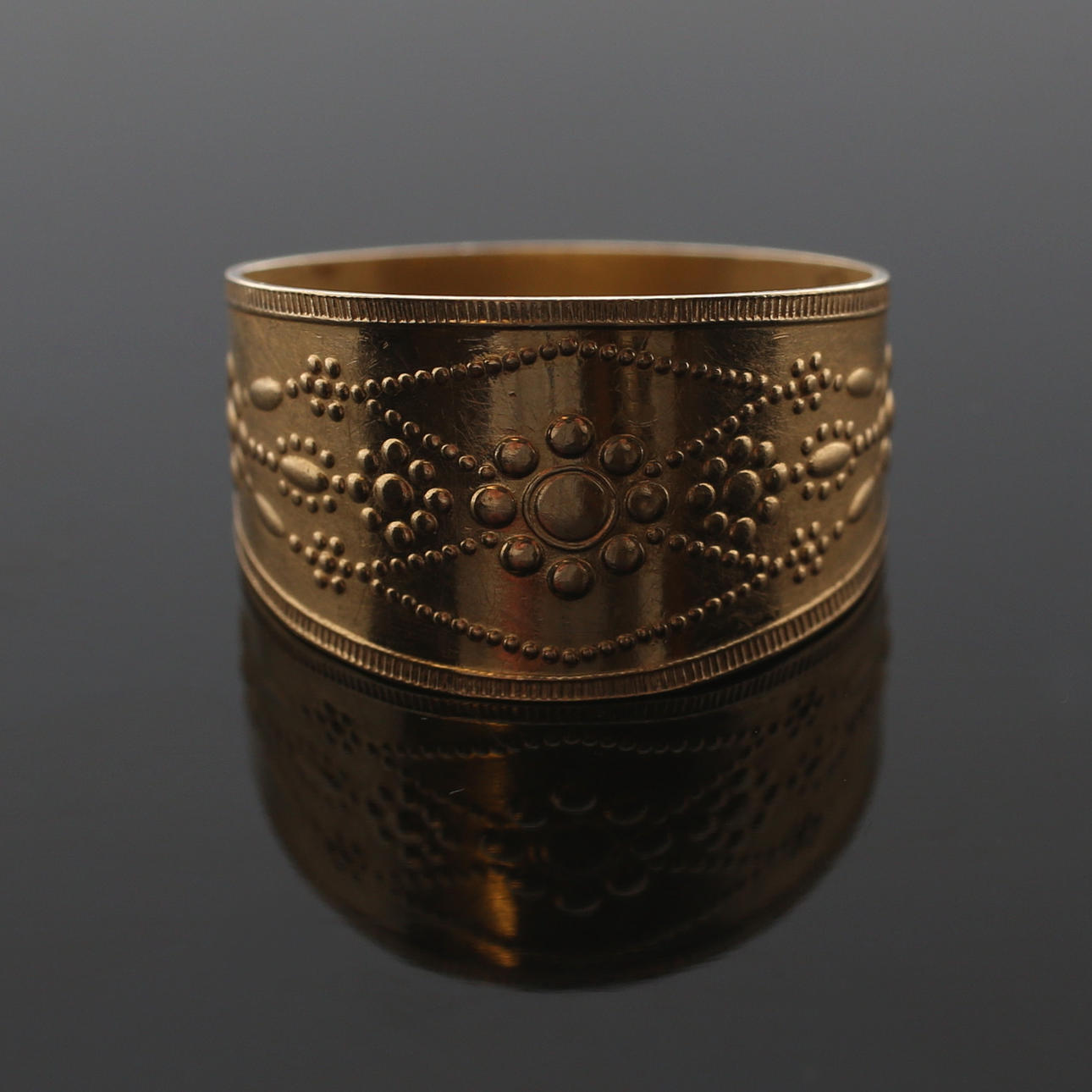 RING, 18K guld, "Gästrikering", ca 5,45 gram.