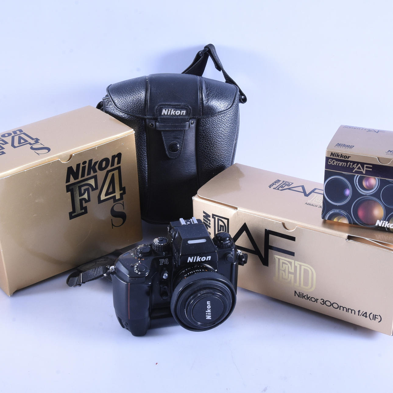 KAMERA, Nikon F4S, analog med tilbehør.