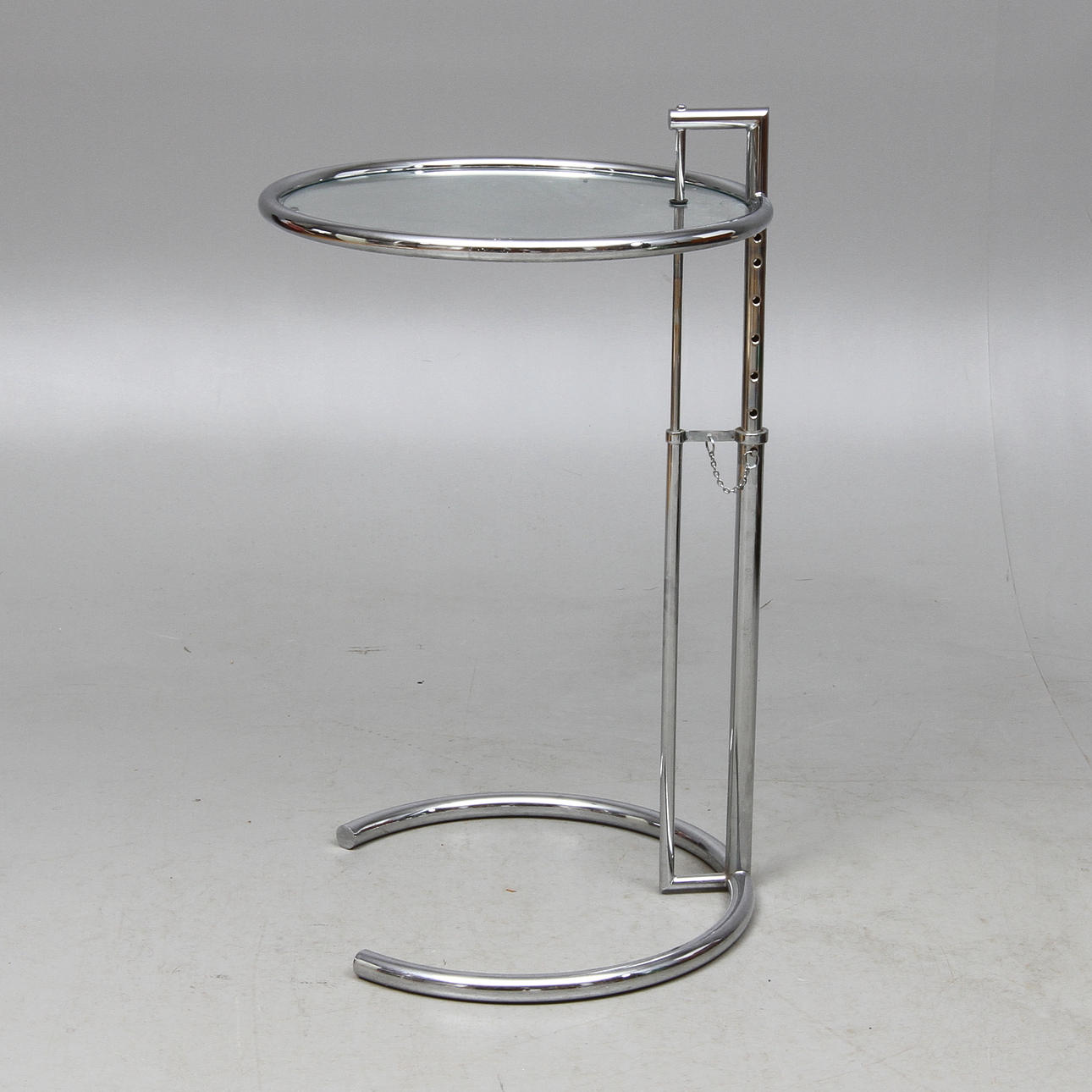 BORD, glas och metall, efter Eileen Grays "E-1027", 1900-talets andra hälft.