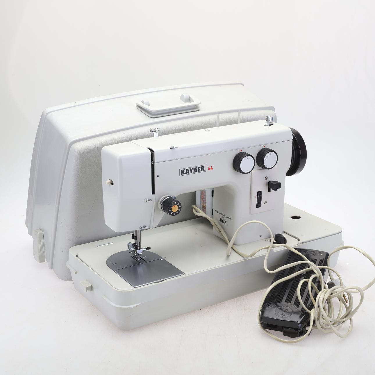 NÄHMASCHINE, "Kayser44".