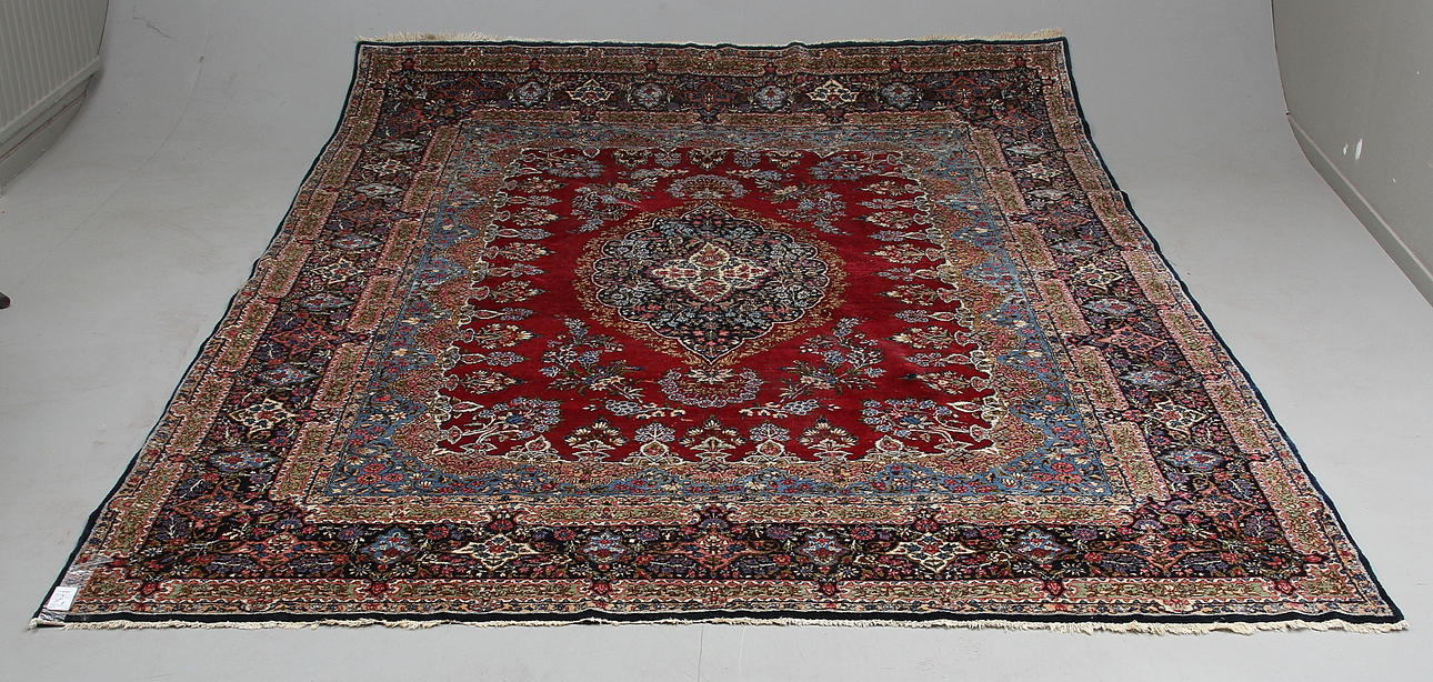 MATTA, Orientalisk, semiantik, Kirman, 360 x 265 cm.
