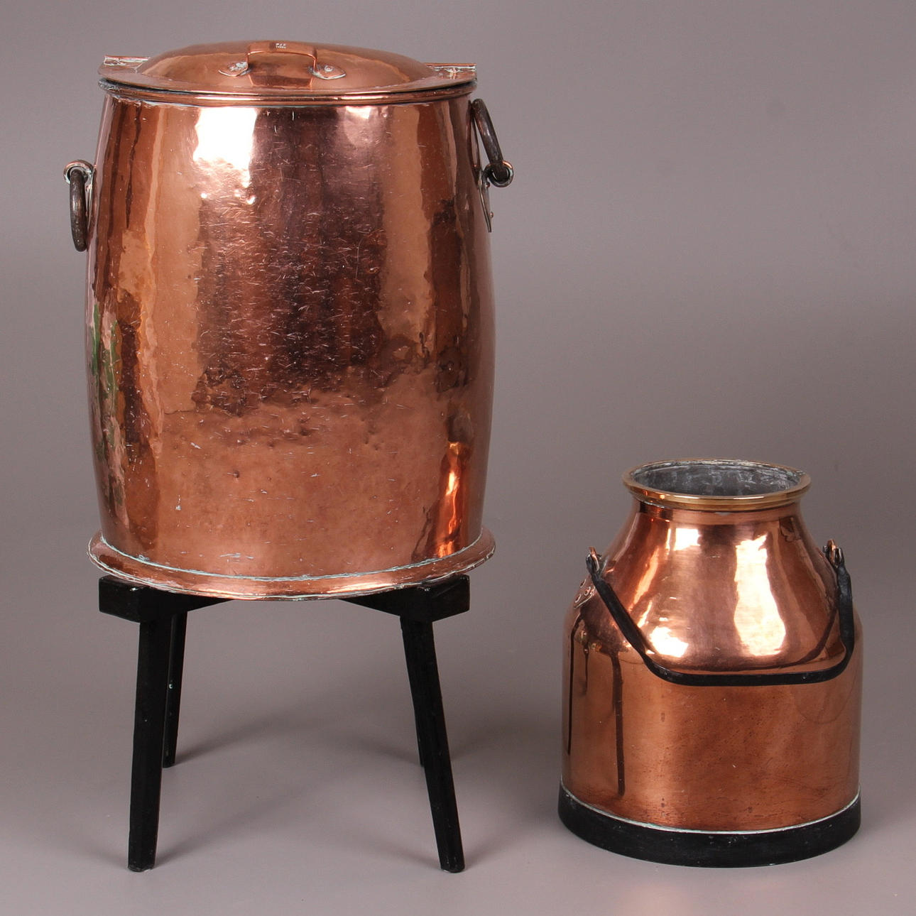 BEHÅLLARE, koppar, 1900-tal, varav ena PJE Trosa.