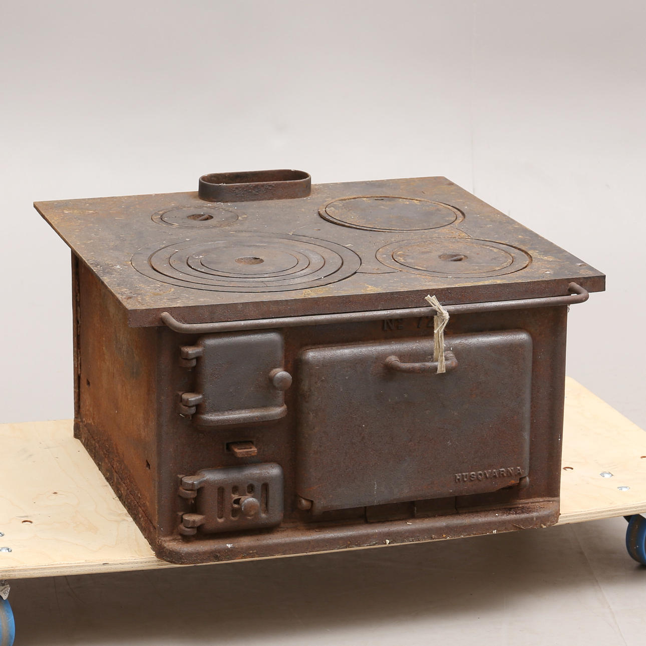 GUSSEISERNER OFEN, Husqvarna.