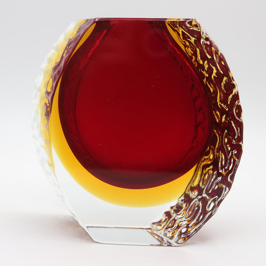 ALESSANDRO MANDRUZZATO. MURANO GLASVASE.