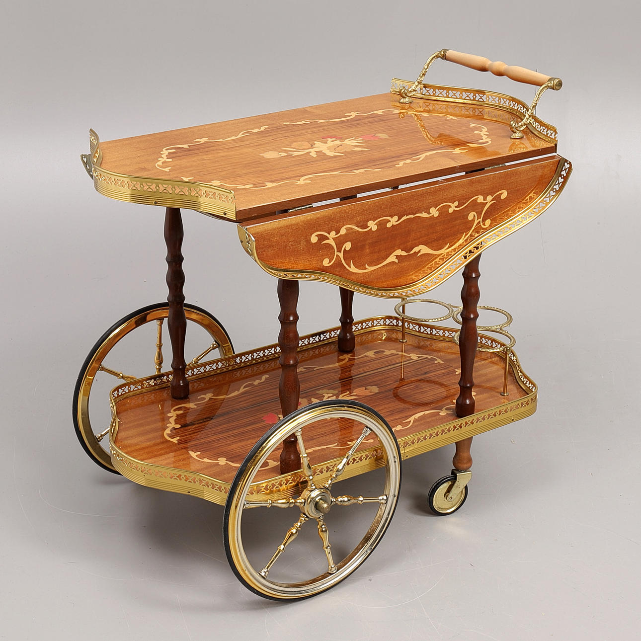 SERVERINGSVAGN, med intarsia, 1900-tal.