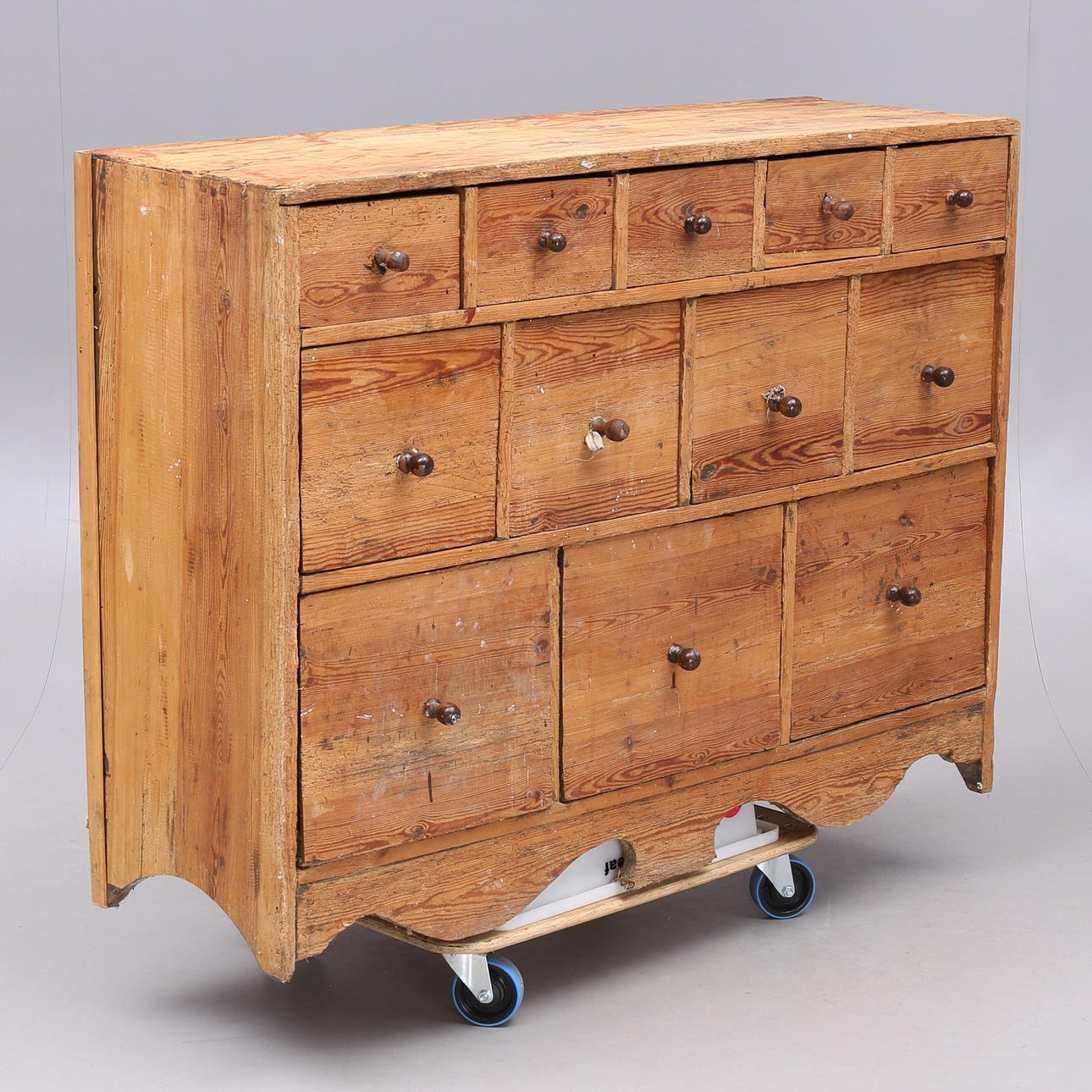 KÖPMANSDISK, furu, tidigt 1900-tal.