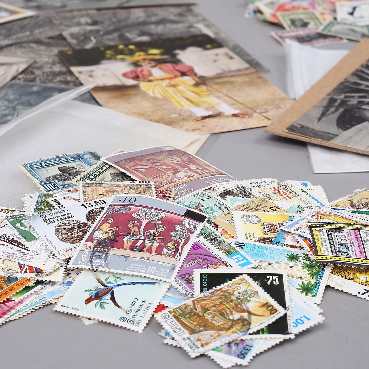 STAMPS, POSTCARD, small A Collection, Sri Lanka.