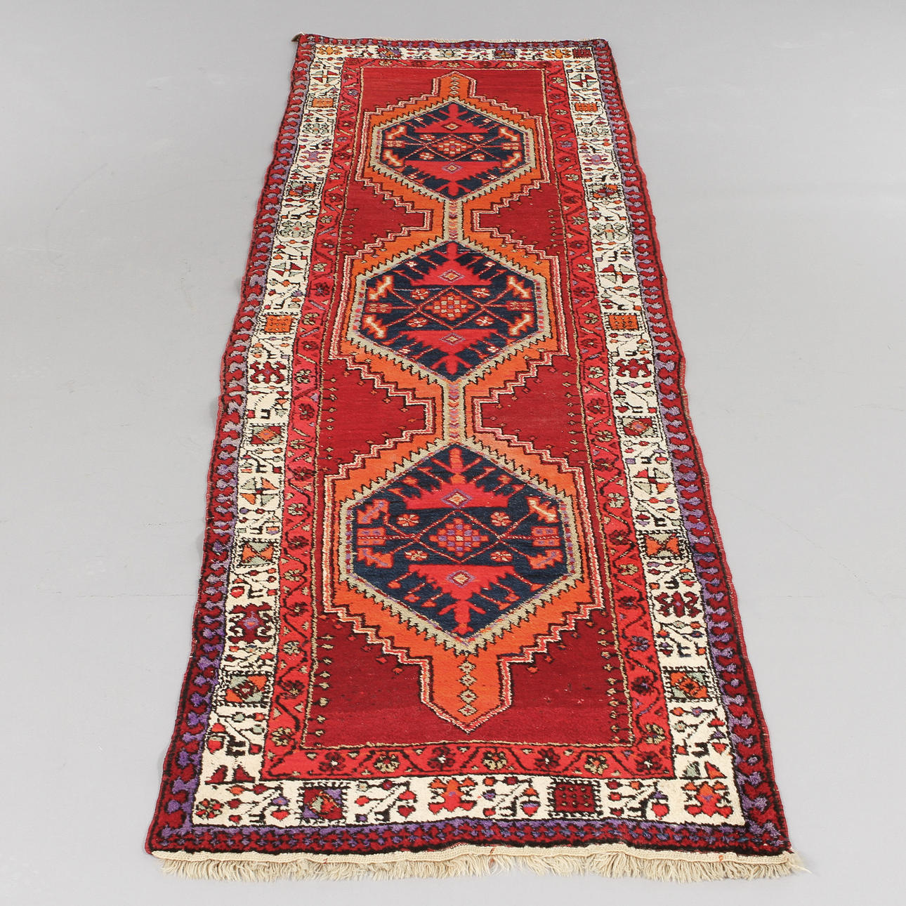 GALLERIMATTA, Sarab, Persien, 298 x 88 cm.