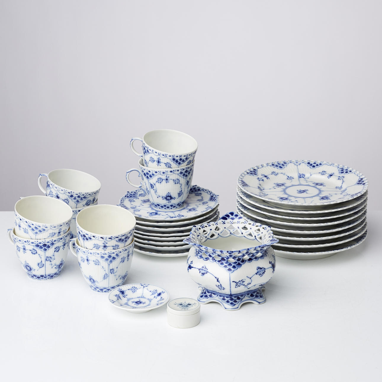 BING & GRÖNDAHL, "Musselmalet", helblond.