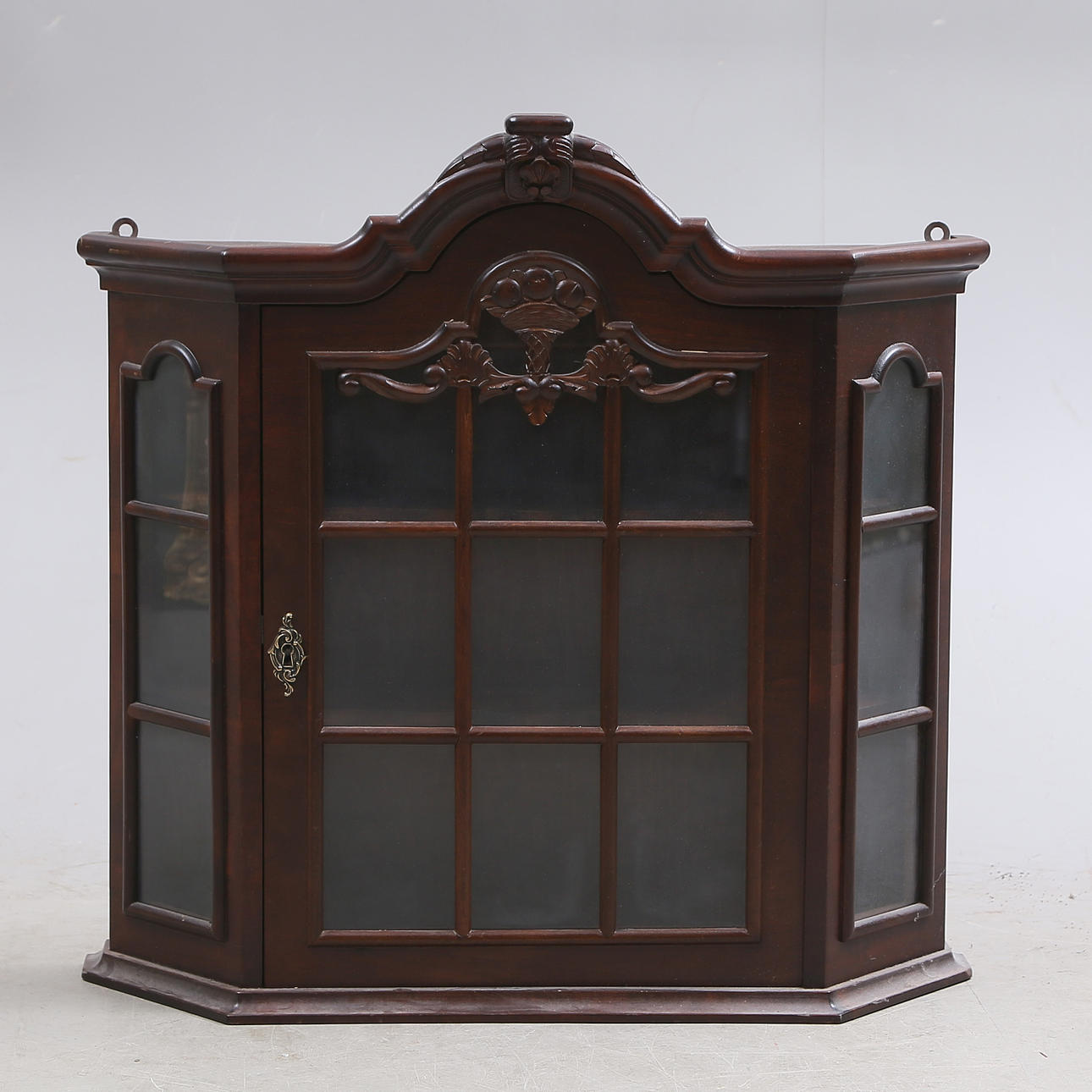 VÄGGSKÅP, trä/glas, 1900-tal.