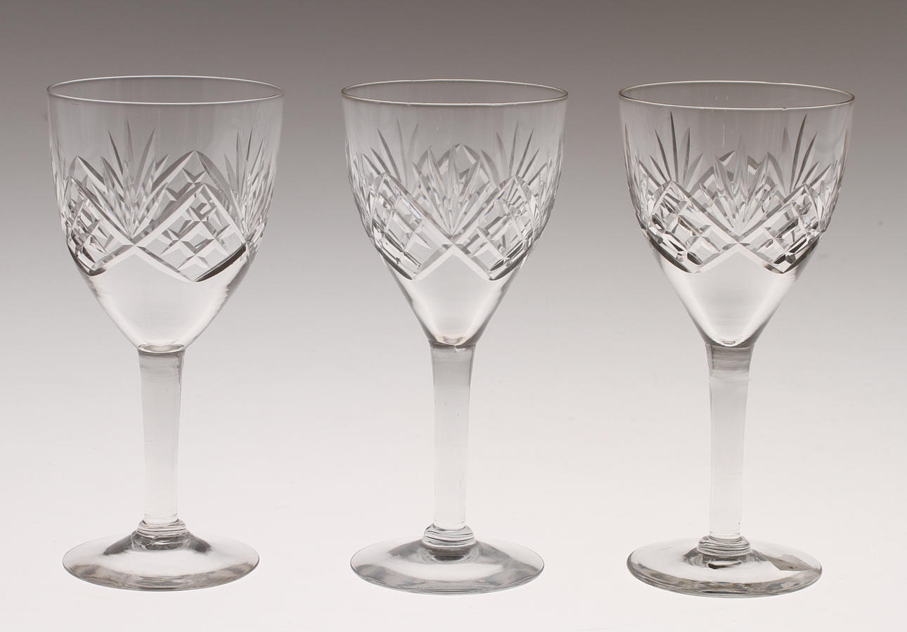 VINGLAS, 15 st, "Helga", 1900-tal.