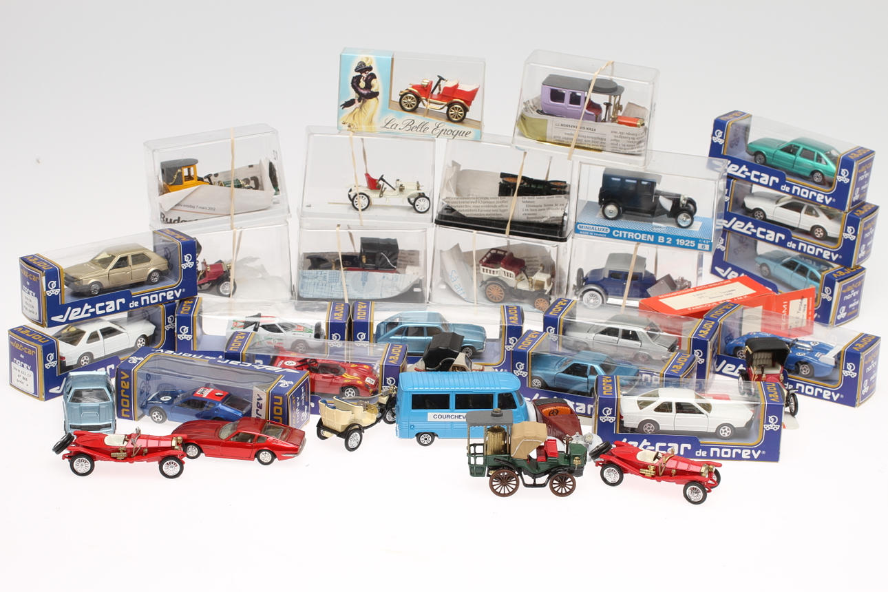 MODELLBILAR mestadels NOREV och RAMI cirka 35 stycken.