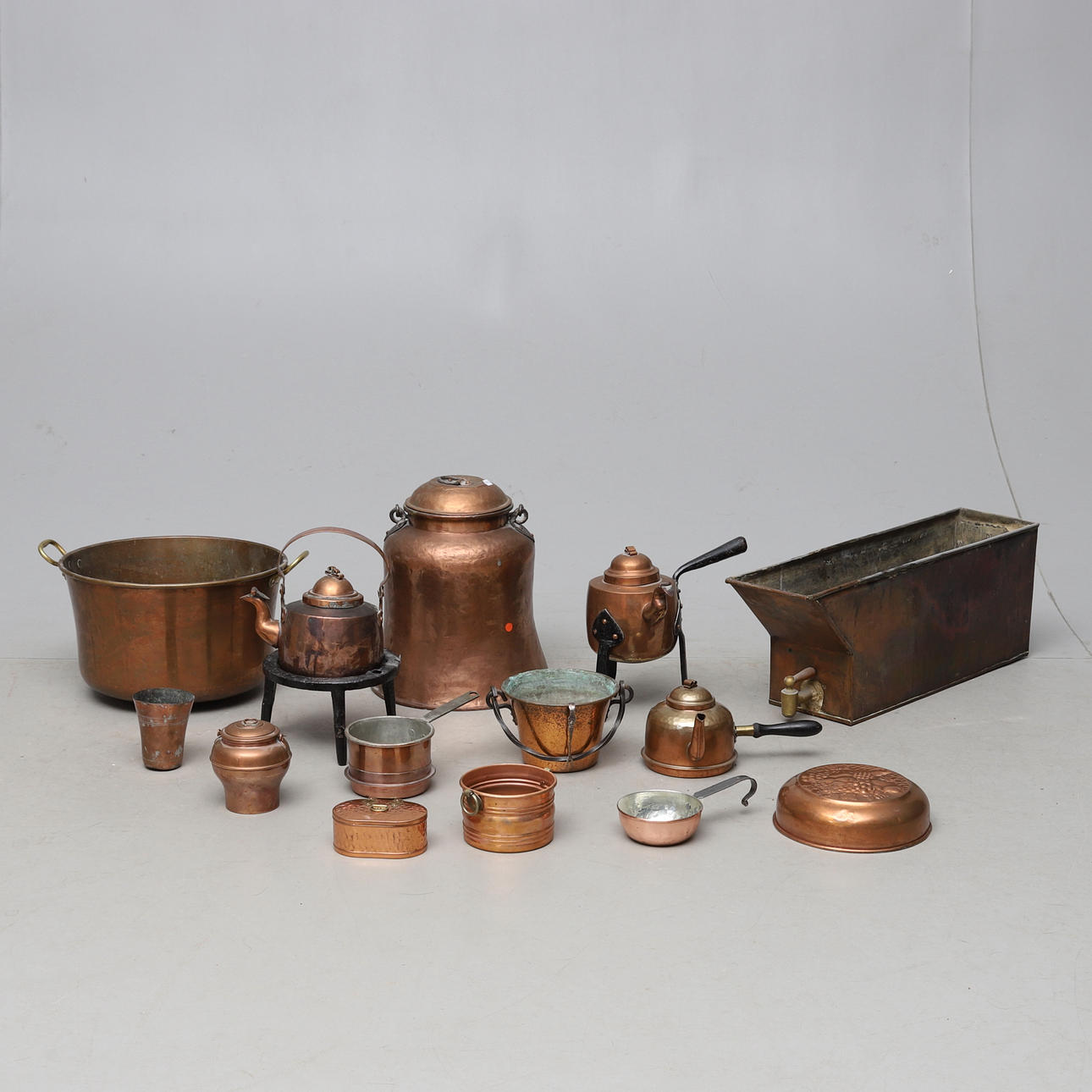 COPPER OBJECTS, 19th/20th century.