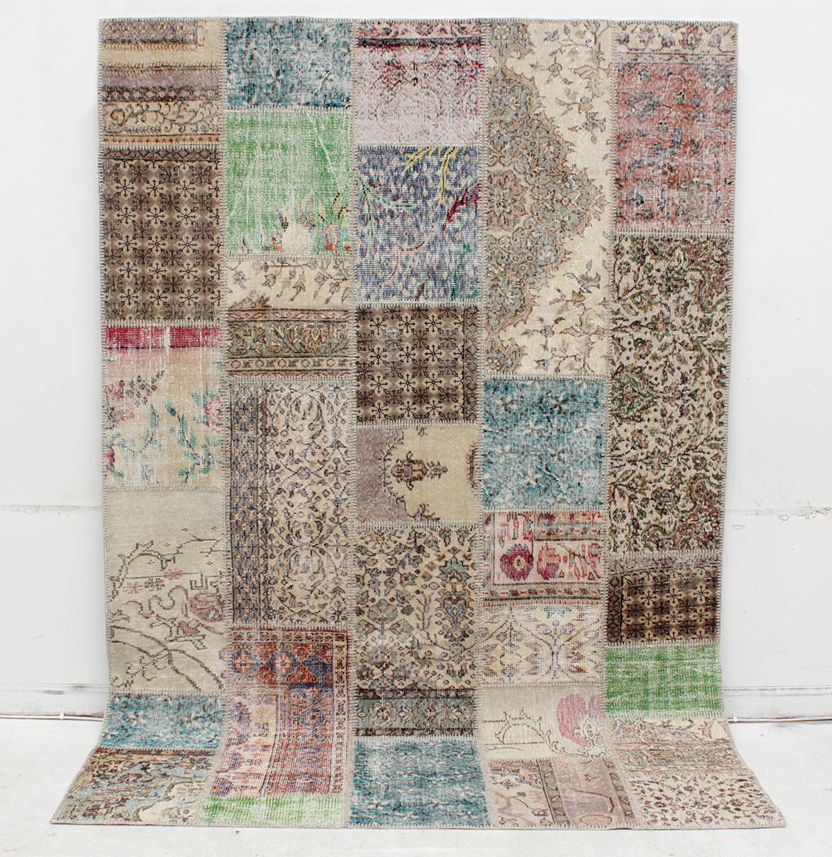 MATTA, Patchwork, ca. 300 x 200 cm.