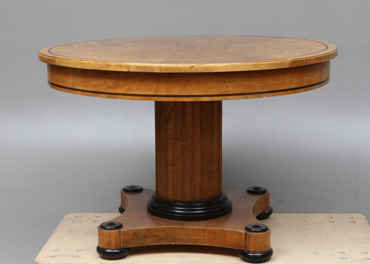 SALONGSBORD, empirestil, 1900-talets första hälft.