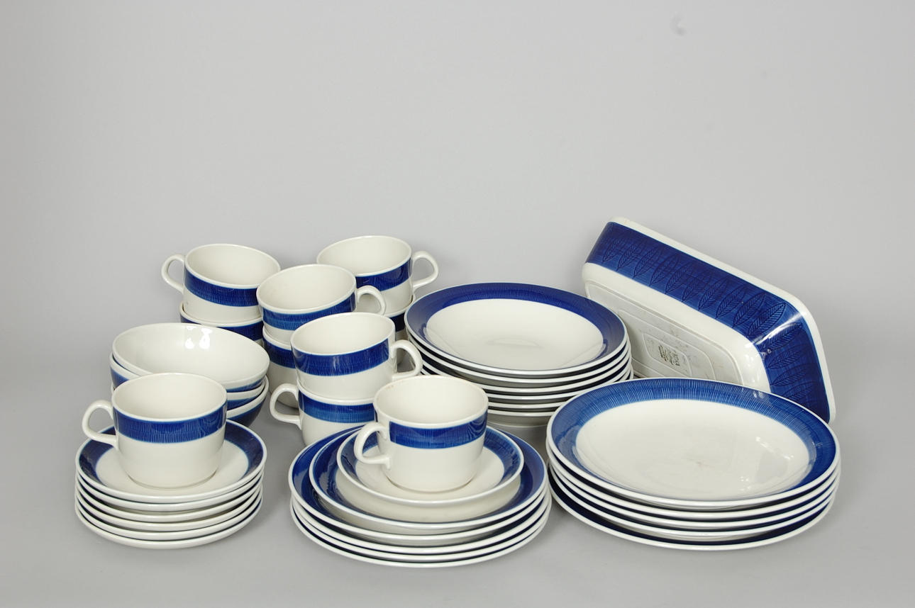PARTI PORSLIN, 37 delar, Rörstrand , Koka Blå.