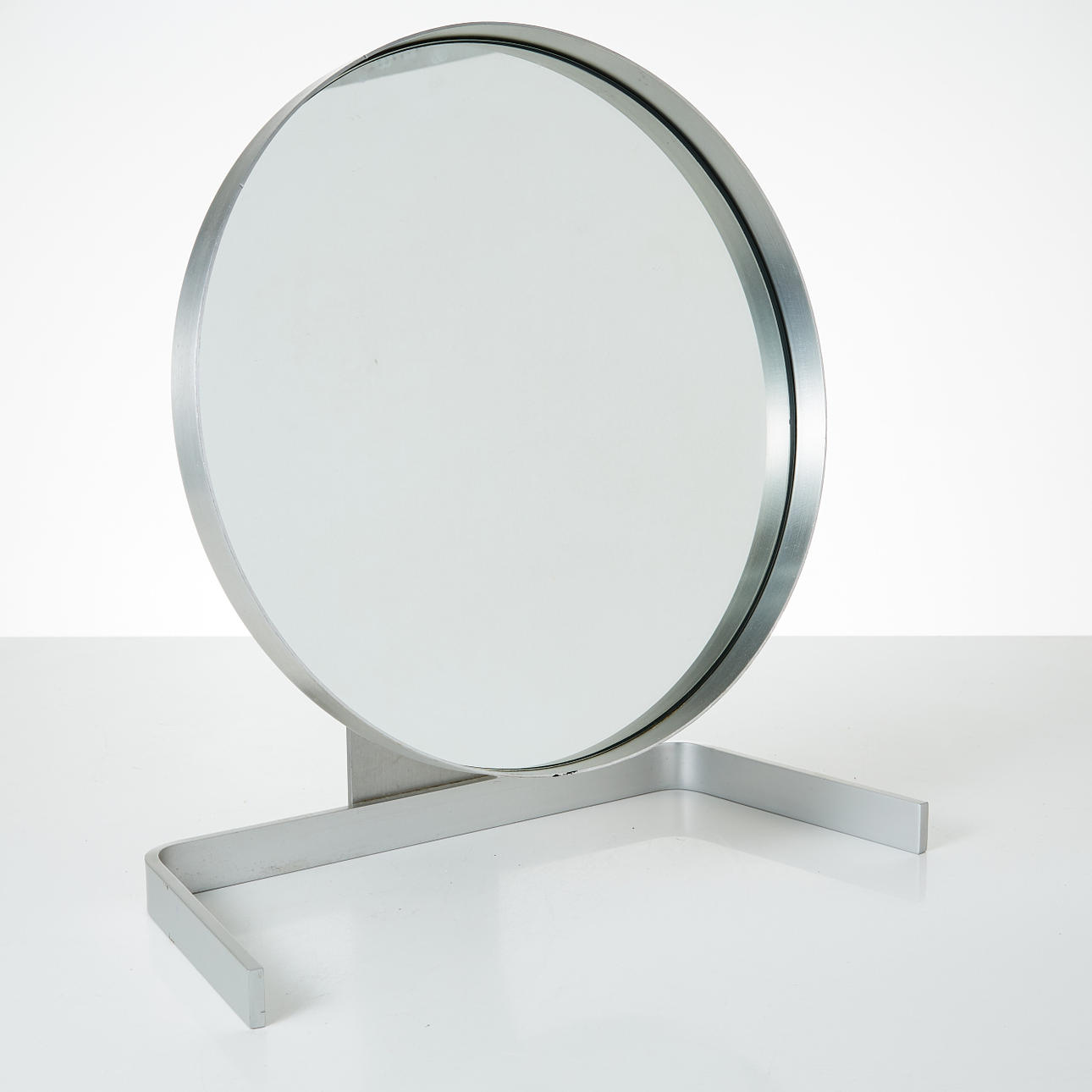 BORDSSPEGEL, borstad aluminium, 1900-talets andra hälft.