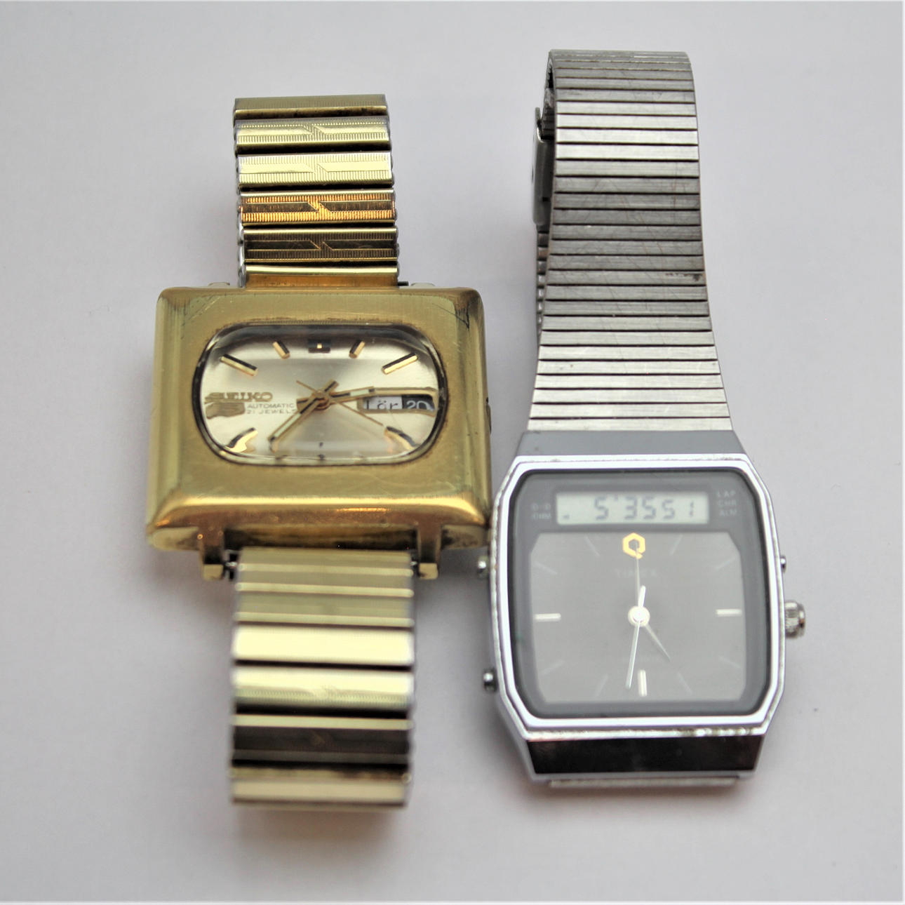 2 wristwatches including Seiko 5.